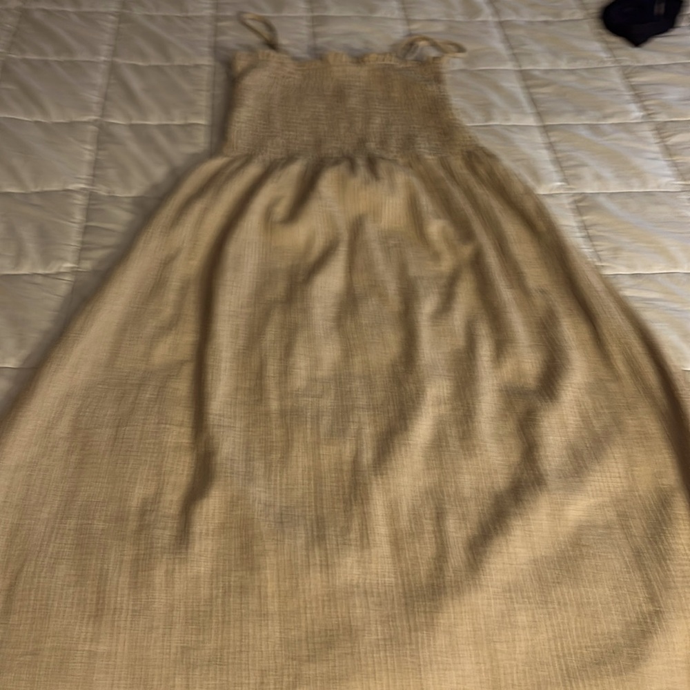 Woman’s dresss light brown